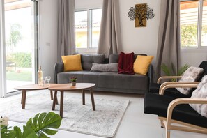 TV - Special Launch Price! Breathtaking Sea View-2BR Villa-Perfect for Families (Polis Chrysochous)