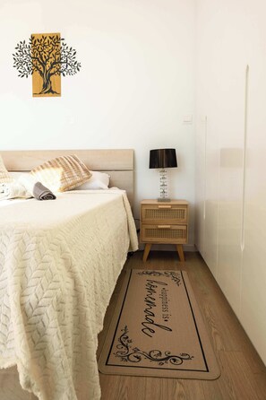 3 chambres, fer et planche à repasser, Wi-Fi gratuit, draps fournis