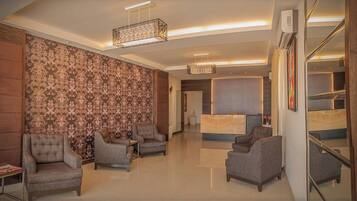 Classic Double Room, Balcony, City View | Lobby