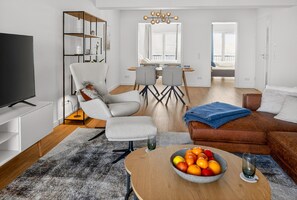 Living area - Apartment 'Jon' with Sea View, Balcony and Wi-Fi (Pellworm)