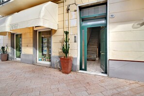 Exterior detail - Apartment 'Casa Margherita' with Sea View, Wi-Fi and Air Conditioning (Diano Marina)