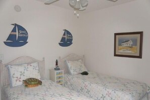 Iron/ironing board, WiFi - A Turtle Grove - Easy living in a relaxed setting. (Surf City)