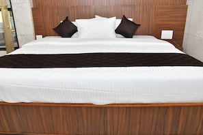 Desk, laptop workspace, free WiFi - Vasantham Residency (Rameshwaram)