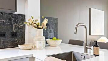 Studio, 1 Bedroom | Private kitchen