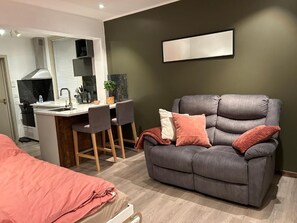 Studio, 1 makuuhuone | Oleskelualue