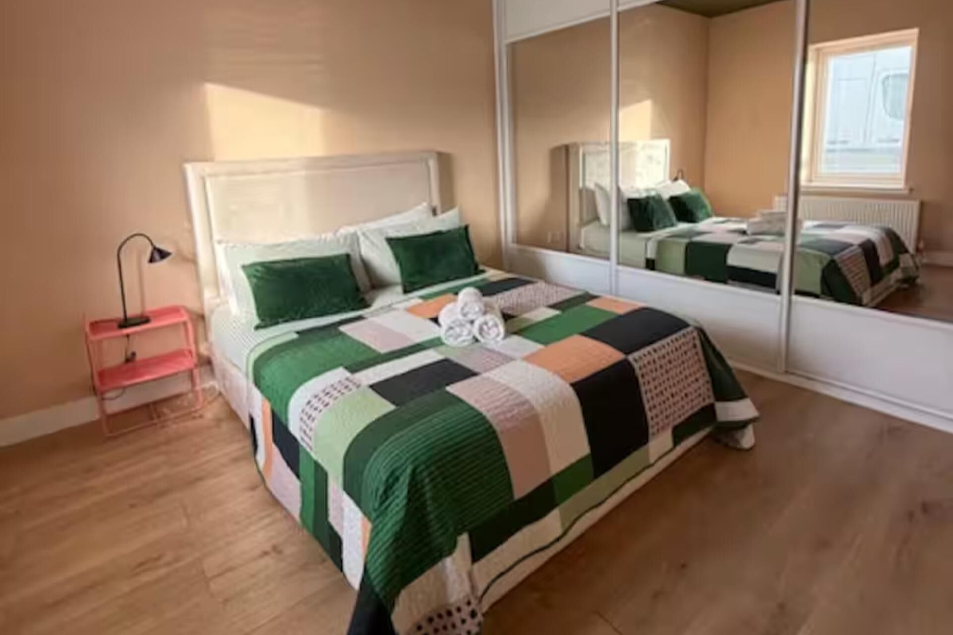 5 bedrooms, iron/ironing board, free WiFi, bed sheets