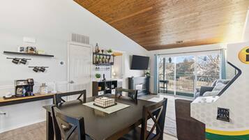 Condo, Plusieurs lits, balcon (Branson Breeze Escape) | Restauration