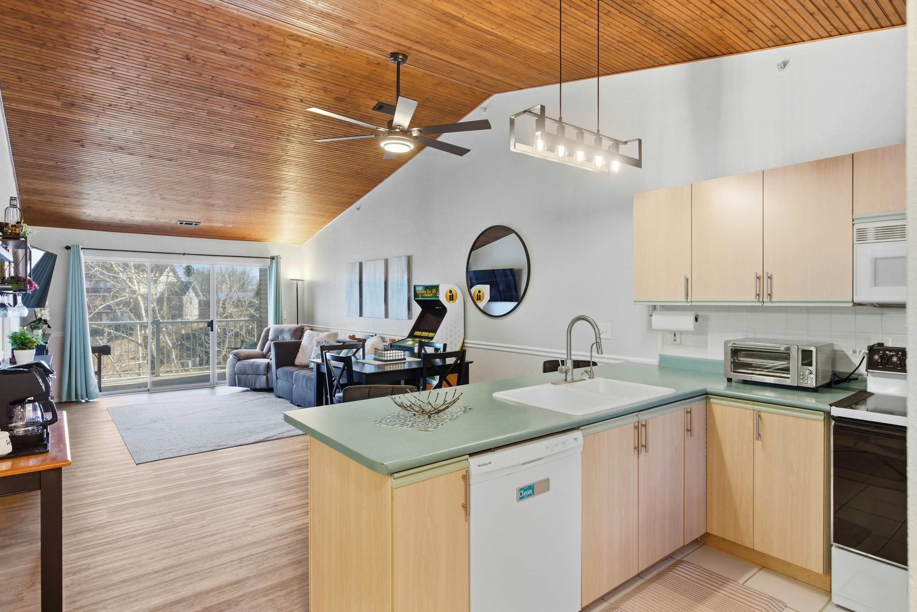 コンドミニアム ベッド (複数台) バルコニー (Branson Breeze Escape) | 専用キッチン