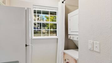 Condo, Plusieurs lits, balcon (Branson Breeze Escape) | Buanderie