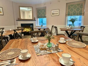 Dining - Beacons Guest House (Brecon)