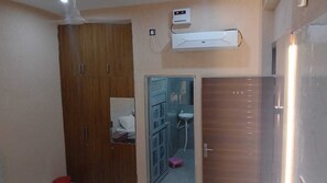 Deluxe Room - Hotel Keshav Palace (Mahwah)