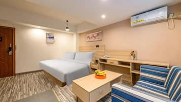 Økonomi-dobbeltrom, byutsikt | Innvendig