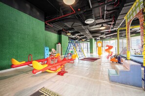 Children’s area - Free housekeeping visits during your stay - StayShort - Cozy Studio in Sposrt City that Sleeps 3 (Sports City)