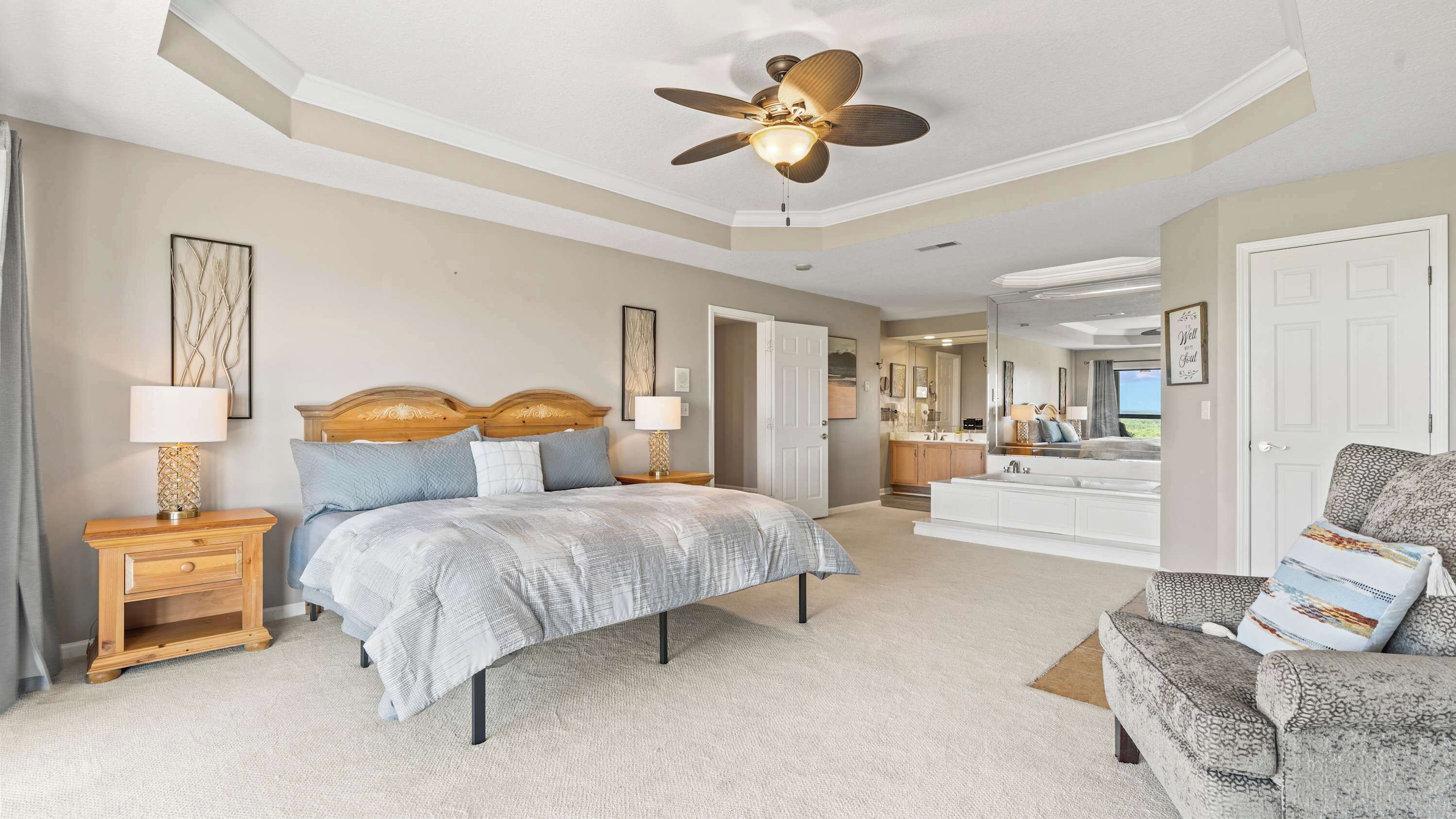 3 bedrooms, individually decorated, individually furnished, desk