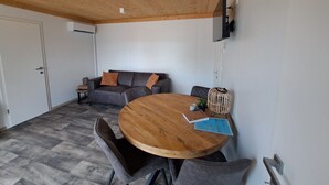 Unclassified image, 2 of 34, button - Cube 97 | 4 persoons chalet met hottub (Zennewijnen)