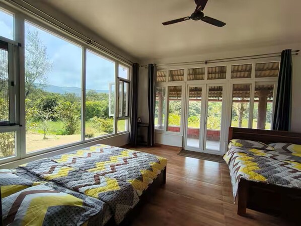 3 bedrooms, iron/ironing board, WiFi, bed sheets