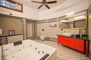 Bathroom - The Mars Sphere (Dehradun)