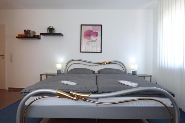 Desk, laptop workspace, iron/ironing board, free WiFi