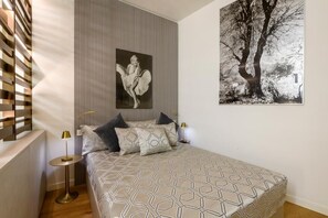 Deluxe-Apartment, Balkon, Blick auf den Innenhof