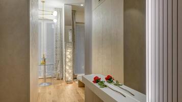 Appartement Deluxe, balcon, vue cour intérieure | Intérieur