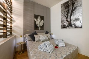 Departamento Deluxe, balcón, vista al patio | Tabla de planchar con plancha y wifi gratis 