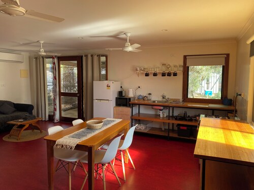 Garden retreat guesthouse in Alice Springs