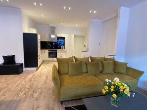 Living area - Premium apartment with 2 bedrooms, 2 balconies and mountain views in Oberammergau (Oberammergau)