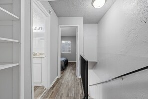 Interior - Modern 2BR townhome with full kitchen & dining (Arlington)