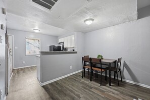 Dining - Cozy 2BR townhome with open living space (Arlington)