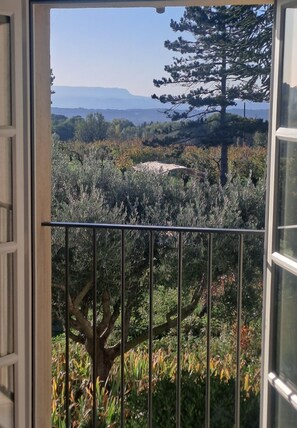 Interior - Mas de la Carade, absolute calm and views (Cabrières-d'Aigues)