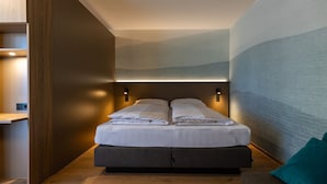 Comfort Apart Daire, Balkon | Masa, dizüstü bilgisayar çalışma alanı, güneşlik/perde, ütü/ütü masası 
