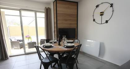 House 4 pers clim closed courtyard & parking near Bioparc Doué La Fontaine & Loire