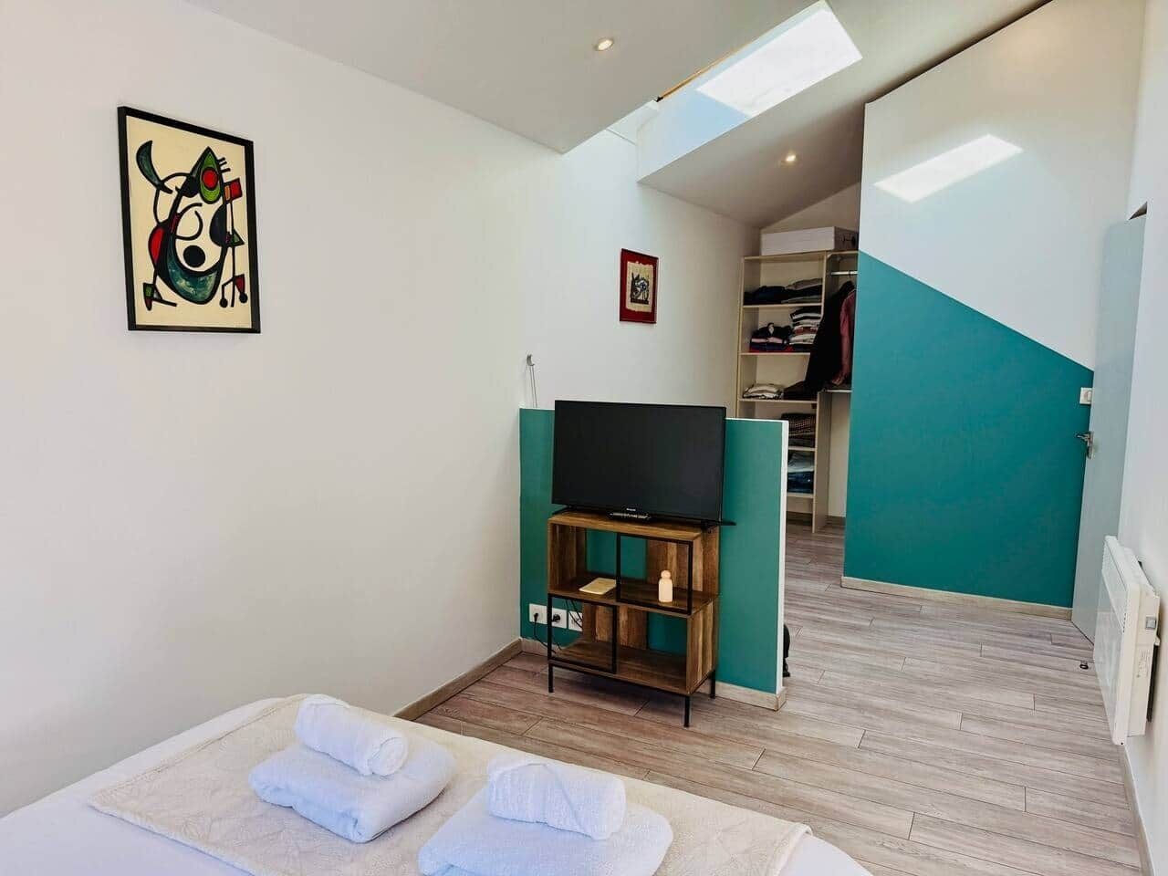 2 chambres, fer et planche à repasser, Wi-Fi gratuit, draps fournis