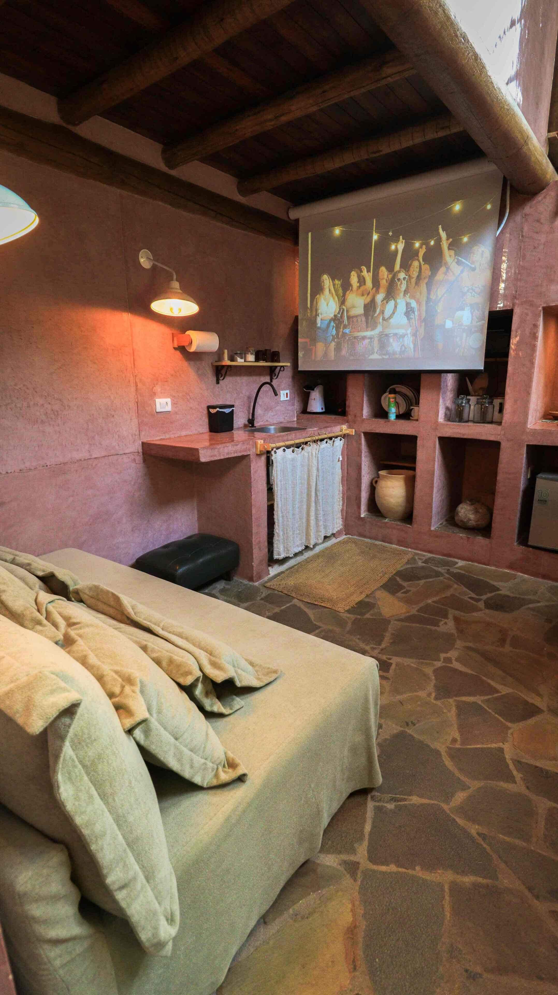 Individually decorated, free WiFi, bed sheets