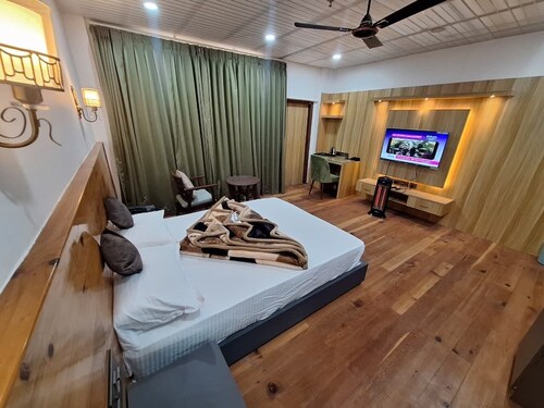 Pines Dirang Homestay