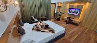 Pines Dirang Homestay