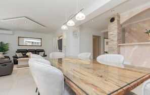 Dining - Villa Korana with heated Pool and Jacuzzi (Kamenmost)