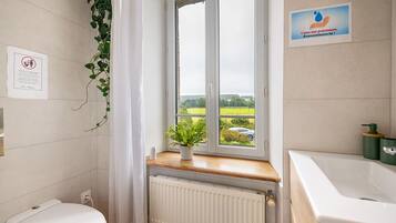 Een douche, een haardroger, handdoeken