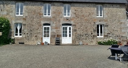 Chambre dâhĂŽtes « La Bourgerie » avec terrasse partagĂ©e, jardin partagĂ© et Wi-Fi