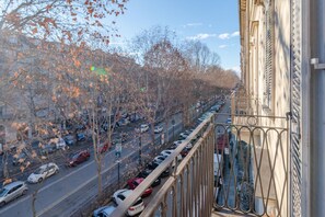 Property grounds - Refined & Bright Modern Apartment near Porta Nuova (Turin)