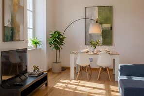 Smart TV - Refined & Bright Modern Apartment near Porta Nuova (Turin)