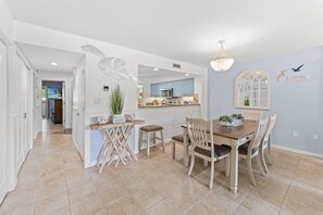 Dining - Kingston Richmond Pk 20B 1st floor w/pools & beach (Myrtle Beach)