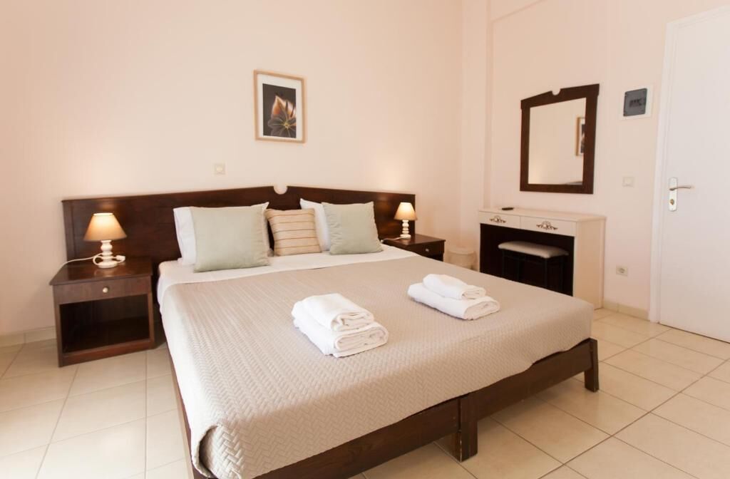 Kahden hengen huone, parveke, kaupunkinäköala