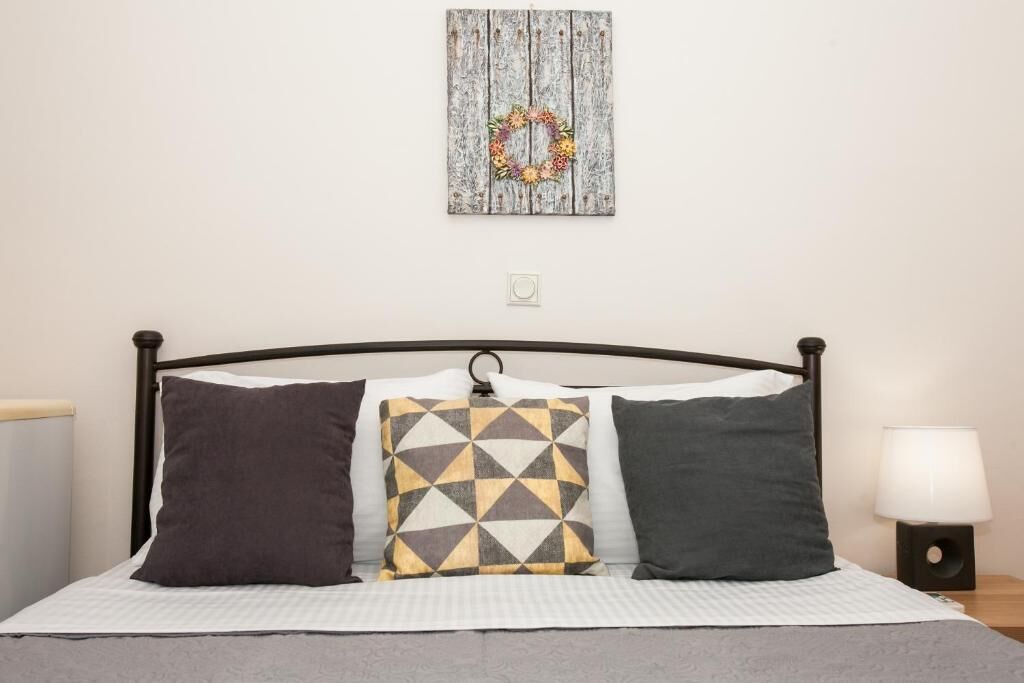 Yhden hengen economy-huone, parveke, kaupunkinäköala