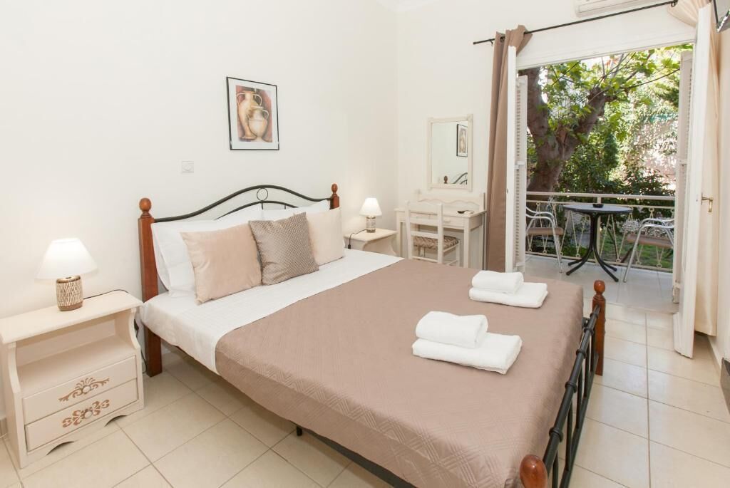 Kahden hengen economy-huone, parveke, näköala pihalle