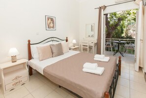 Kahden hengen economy-huone, parveke, näköala pihalle