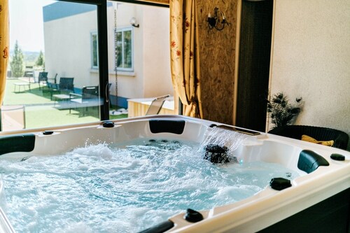 Villa Montplaisir 180 m²: Jacuzzi, Pool, 2000 m² Park