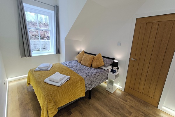 1 bedroom, iron/ironing board, WiFi (free), bed sheets