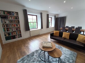 Living area - RnB - Rural n Beautiful - The Spacious Coach House (Girvan)