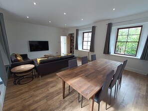 Interior - RnB - Rural n Beautiful - The Spacious Coach House (Girvan)